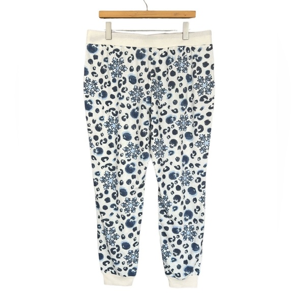 Rockin Around Snowflake Animal Print Loungewear Jogger PJ Track Sweat Pants NWOT - Picture 3 of 11